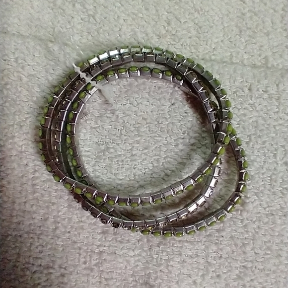 Set of 3 green stretch bracelets silvertone - Picture 3 of 3